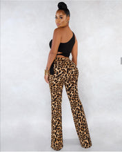 Load image into Gallery viewer, Leopard print Wide Leg Pants - Secret Apparel
