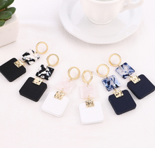 Load image into Gallery viewer, Square Wood Earrings - Secret Apparel
