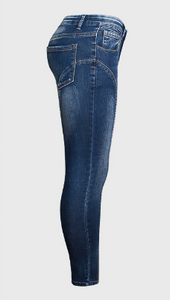 Mid rise slit leg jeans - Secret Apparel