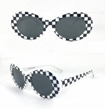 Load image into Gallery viewer, Plaid Oval Glasses - Secret Apparel
