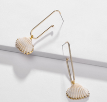 Load image into Gallery viewer, Large Seashell Designed Earrings - Secret Apparel
