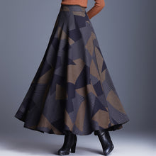 Load image into Gallery viewer, Woven Pattern Skirt Bottom - Secret Apparel
