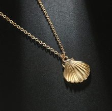 Load image into Gallery viewer, Alloy Shell Necklace - Secret Apparel
