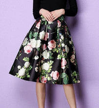 Load image into Gallery viewer, Vintage floral skirt - Secret Apparel
