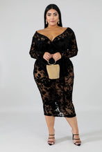 Load image into Gallery viewer, Lace Plus Size Black Dress - Secret Apparel
