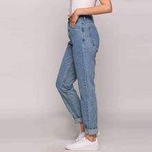 Load image into Gallery viewer, Straight leg Mom Jeans - Secret Apparel
