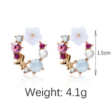 Load image into Gallery viewer, Gold Flower Earrings - Secret Apparel
