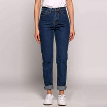 Load image into Gallery viewer, Straight leg Mom Jeans - Secret Apparel
