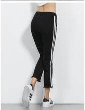 Load image into Gallery viewer, Black Straight Leg Jeans - Secret Apparel
